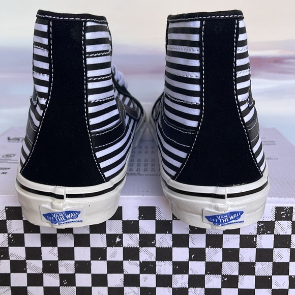 Vans Men’s Skate Sk8-Hi D
Breana Geering Black/White
VN0A5KYBBA2
Sneakers - Picture 14 of 16